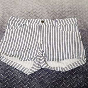 H & M High waisted short